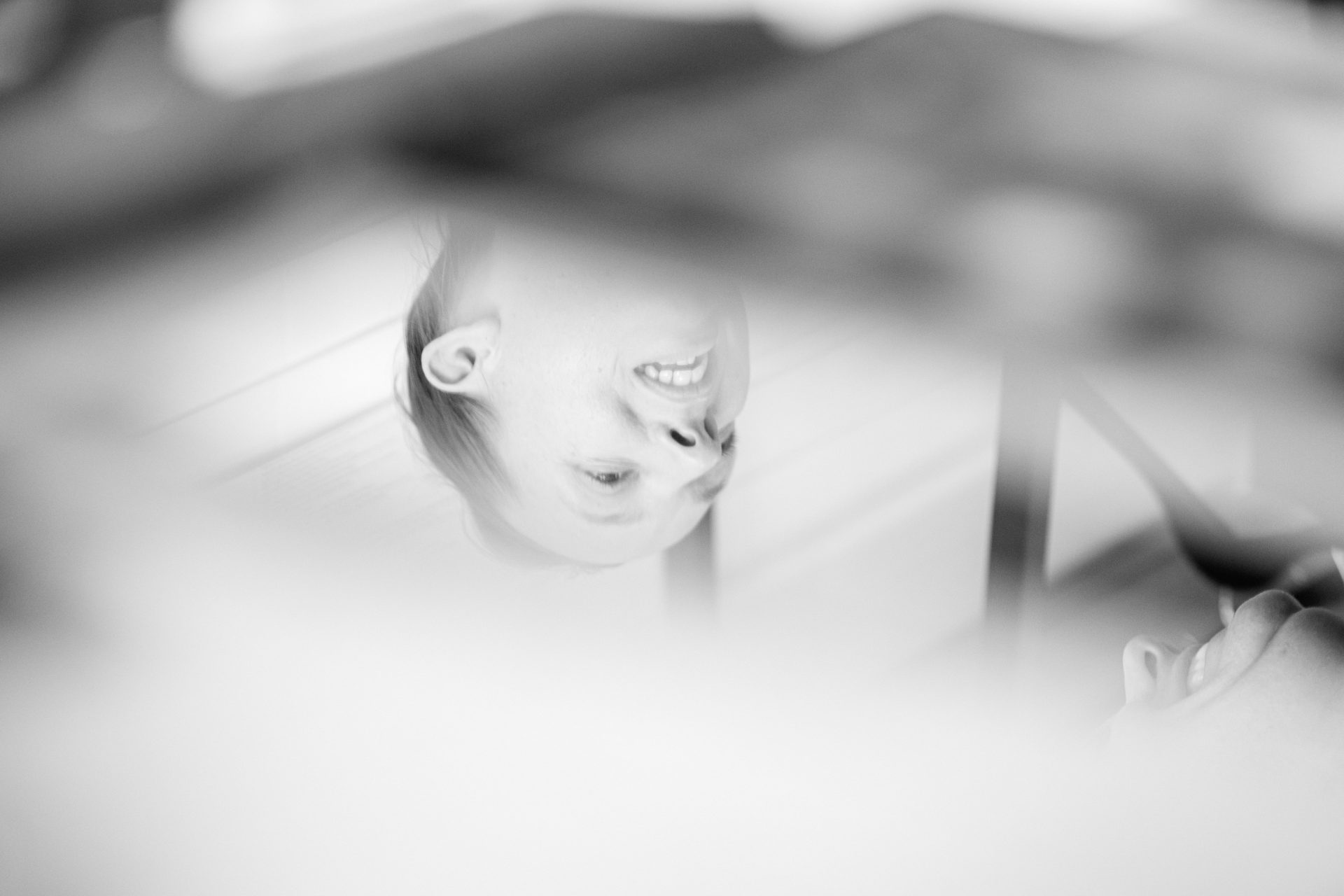 Préparatifs maquillage de la mariée Audrey à Hagetmau - Photographe mariage Landes [cite: Je suis photographe professionnel basé dans les Landes au 35 Rue du Bellocq à Saint Sever, spécialisé dans les mariages, les séances famille, grossesse, portraits et photographie immobilière. Je travaille principalement avec des couples et des familles sensibles à la nature, à l’océan et aux traditions locales.]