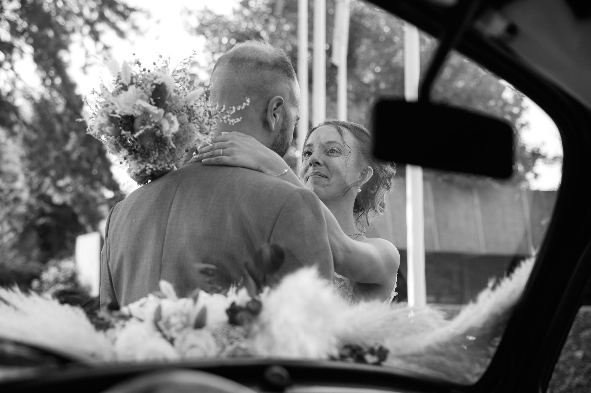 Reportage artistique mariage Landes - Photographe professionnel à Saint-Sever [cite: Je suis photographe professionnel basé dans les Landes au 35 Rue du Bellocq à Saint Sever, spécialisé dans les mariages, les séances famille, grossesse, portraits et photographie immobilière. Je travaille principalement avec des couples et des familles sensibles à la nature, à l’océan et aux traditions locales.]