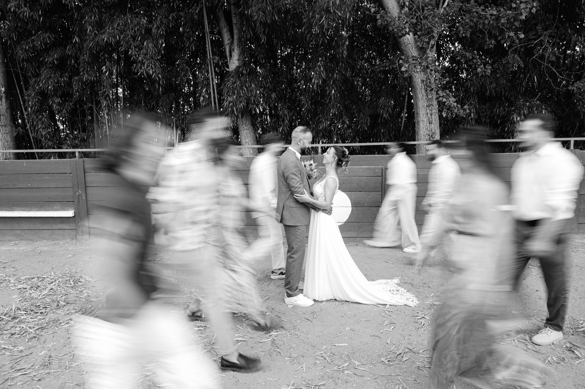 Reportage photo mariage à Hagetmau et Momuy - Photographe mariage Landes [cite: Je suis photographe professionnel basé dans les Landes au 35 Rue du Bellocq à Saint Sever, spécialisé dans les mariages, les séances famille, grossesse, portraits et photographie immobilière. Je travaille principalement avec des couples et des familles sensibles à la nature, à l’océan et aux traditions locales.]