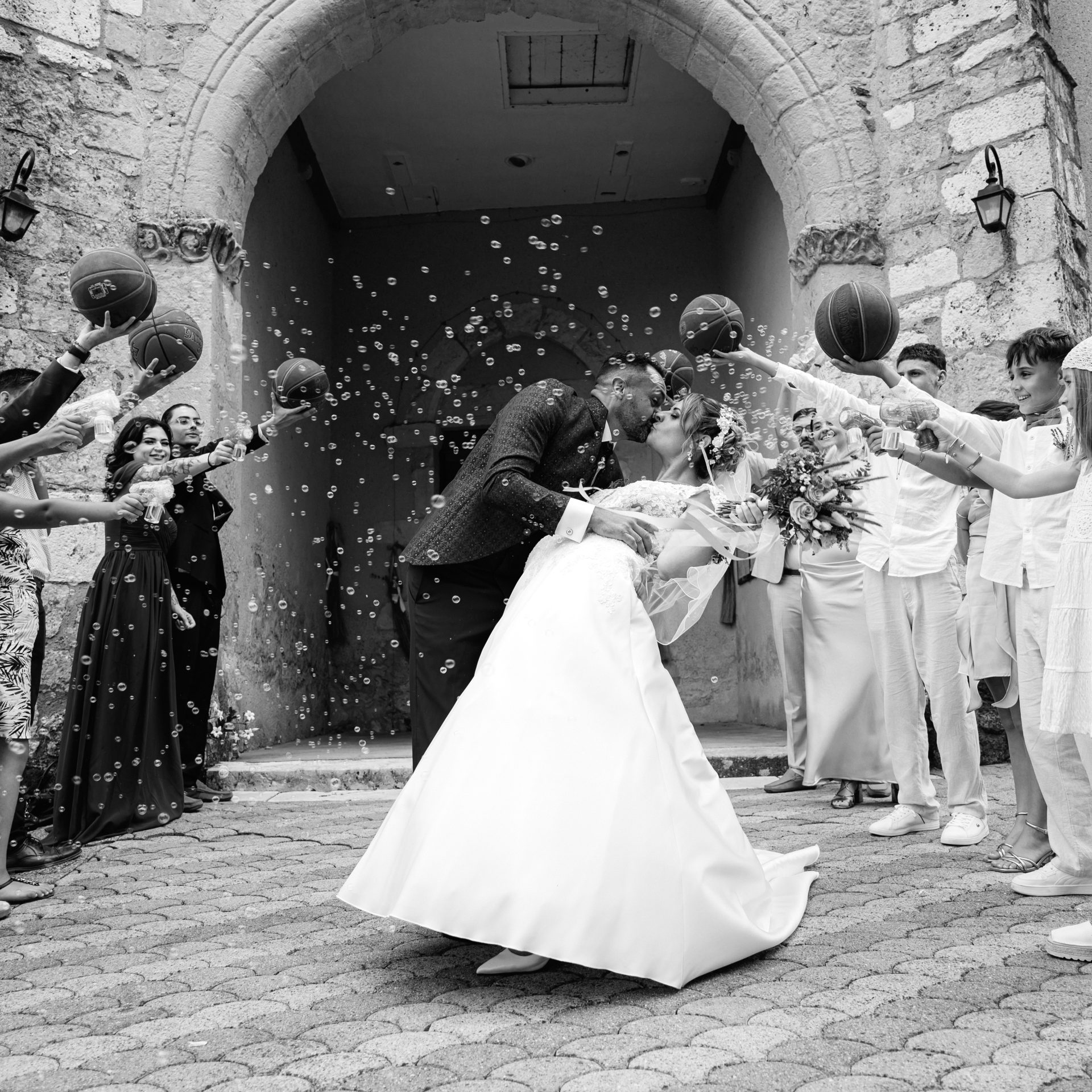 Lancer de bouquet mariée plage Landes